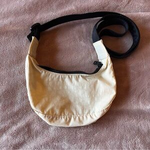 BAGGU mini nylon crescent bag